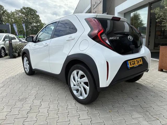 Toyota Aygo X 1.0 VVT-i first Edition | Stoelverwarming | Apple Car-Play