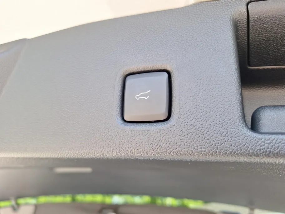 Ford Kuga 2.5 PHEV ST-Line X | Winterpack | Matrix Ledkoplampen | 19' Lichtmetaal | El. Trekhaak | Panoramadak | Adaptive cruisecontrol | 360Camera | Apple Carplay&Android Auto | El. Achterklep | El. verst. voorstoelen | Nieuw te bestellen |