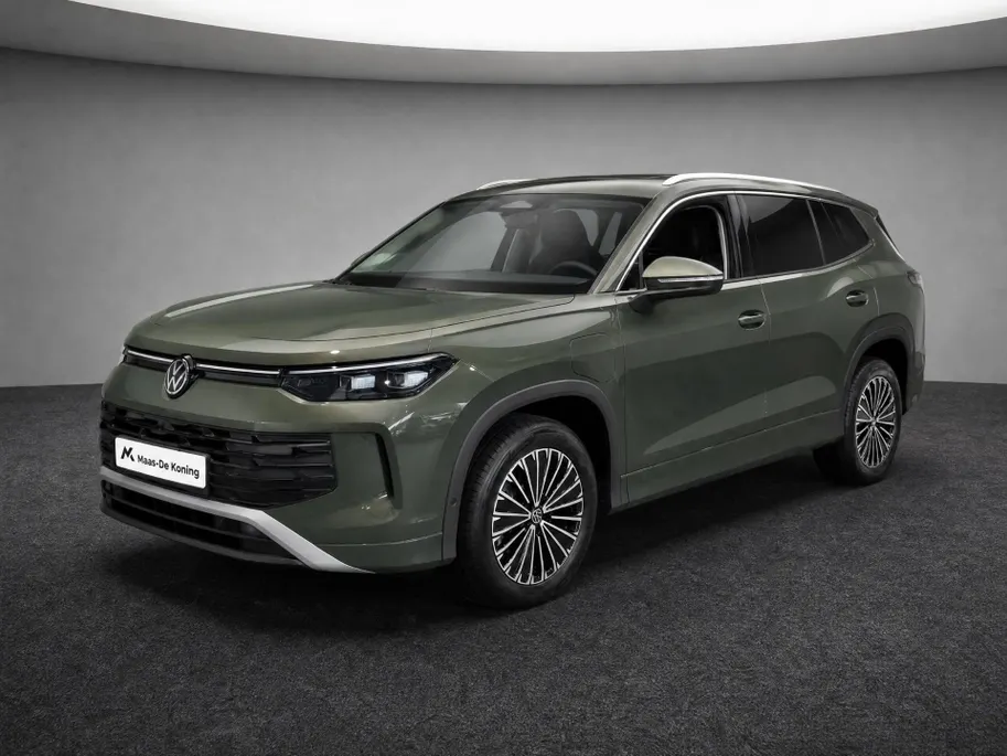 Volkswagen Tayron Life Edition 1.5 eHybrid 204 pk 6 versn. DSG · Comfort pakket · Trekhaak inklapbaar, met elektrische ontgrendeling, incl. aanhangermanoeuvreerhulp Trailer Assist · Voorraad OUTLE · Prijs is inclusief inruilpremie · MEGA SALE
