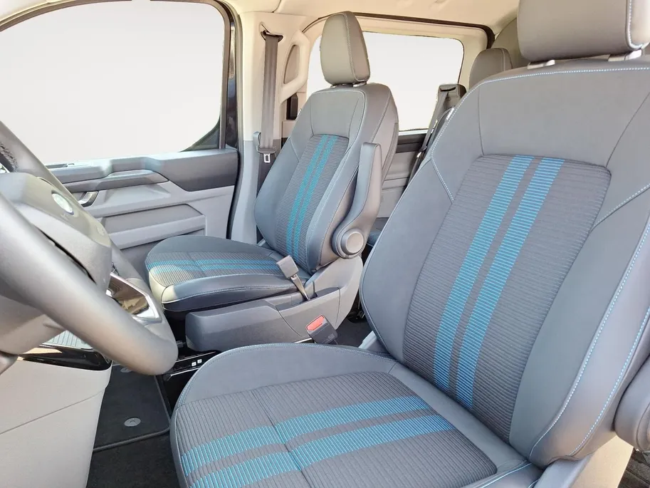 Ford E-Transit Custum 320 L1H1 Sport 71 kWh DC | Dubbele Schuideur | Camera | Trekhaak | 17' Lichtmetaal | Halfleer bekleed | Led verlichting | El. Verst. bestuurdersstoel| Apple Carplay&Android Auto |