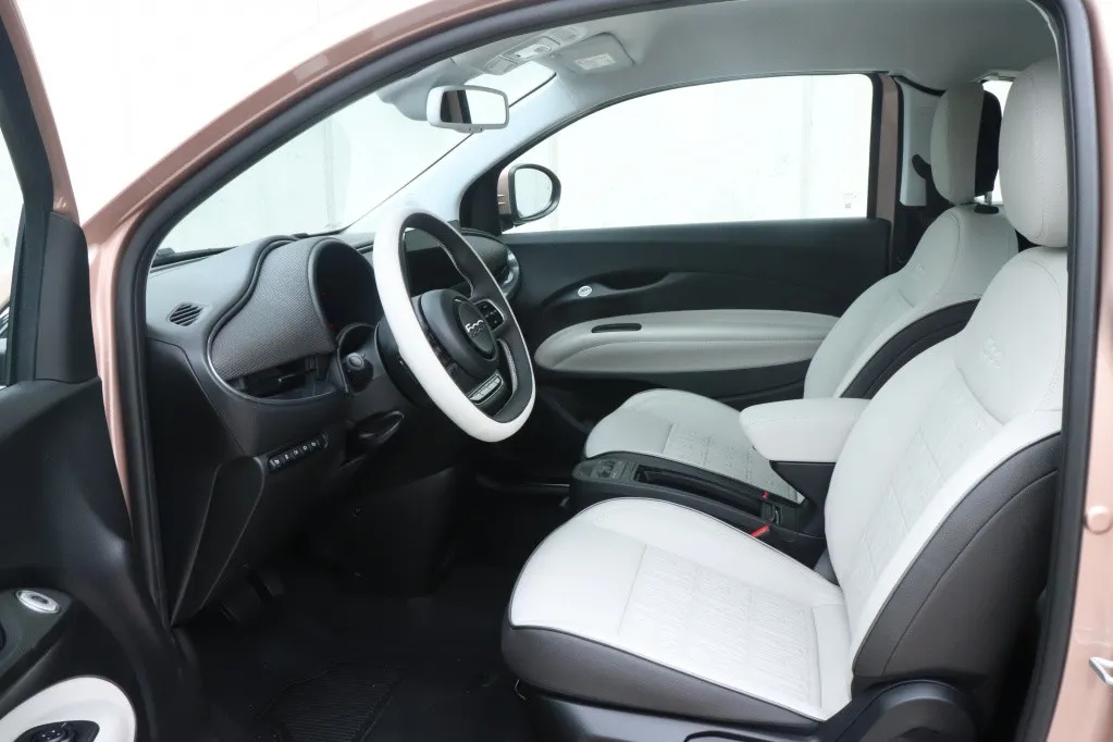 Fiat 500e La Prima by Bocelli 42 kWh | Pano | JBL | Winter | Camera | 17'