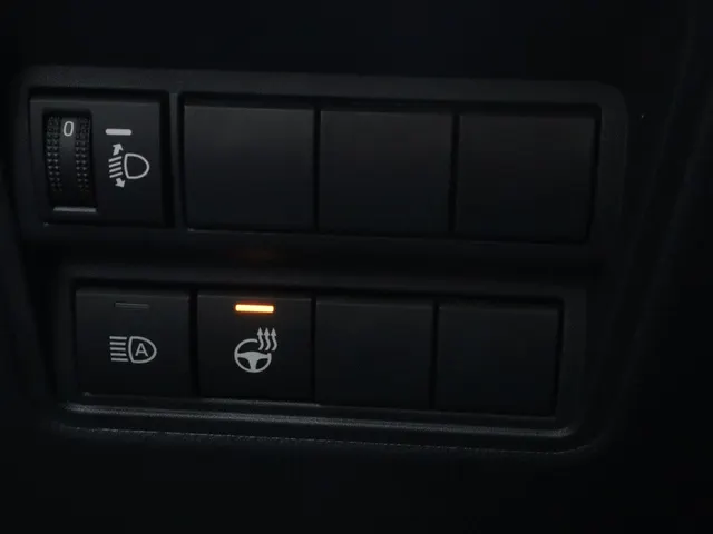 Toyota Yaris 1.5 Hybrid 115 Dynamic Comfort Pack | V+A Sensoren | Stoel & St