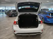 Ford Focus 1.0 EcoBoost 125PK Active Business | Winter Pack | Afn. Trekhaak | Zwart dak | Dakreling |