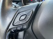 Toyota C-HR 1.8 Hybrid Energy | Navigatie| Adaptieve cruise control| Achteruitrijcamera| Climate control| All season banden|