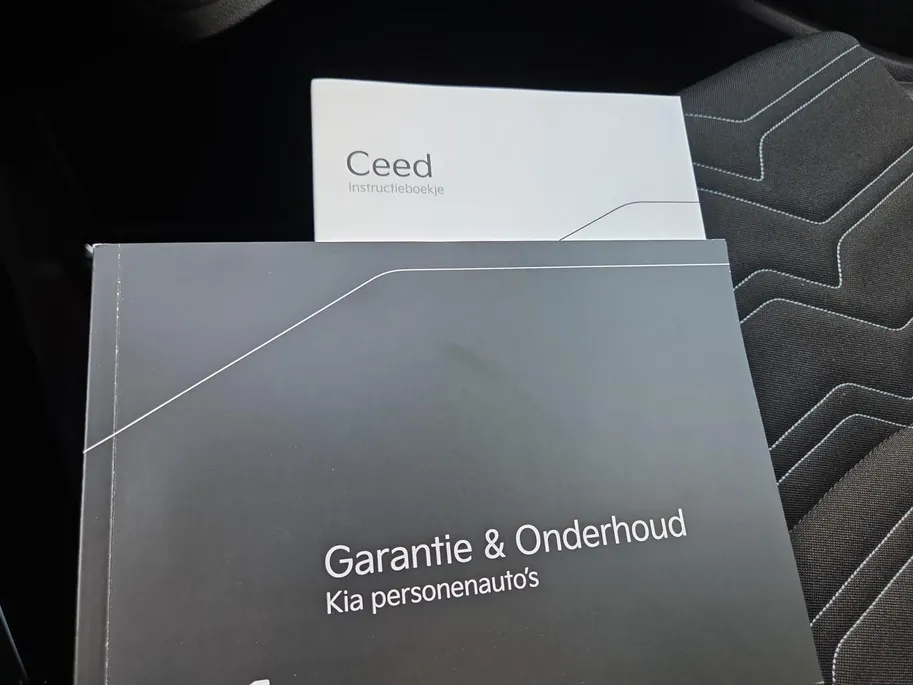 Kia Ceed Sportswagon 1.0 T-GDi MHEV Design Edition | Zeer compleet | Stoel & stuurverwarming | Achteruitrijcamera | JBL audio | Adaptieve cruise control | Elektrische achterklep | Fabrieksgarantie | NAP