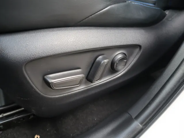 Toyota RAV4 2.5 Hybrid AWD Bi-Tone