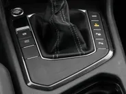 Volkswagen Tiguan 1.4 TSI eHybrid 245pk DSG R-Line Business · Camera · Dodehoeksensor · Stuur- & Stoelverwarming · Matrix LED · Keyless · 19'Velgen ·