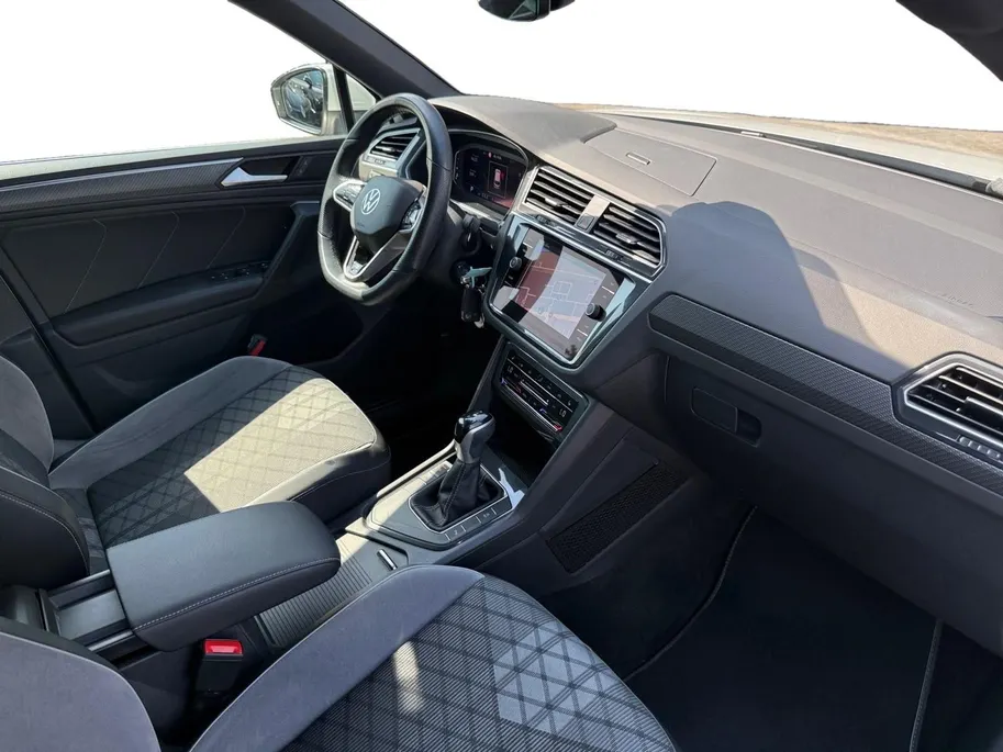 Volkswagen Tiguan 1.5 TSI R-Line Business+ | Automaat | Cruise Control | Climate Control | Digital Dashboard | Stoelverwarming | Stuurverwarming | Navigatie | Parkeersensoren |