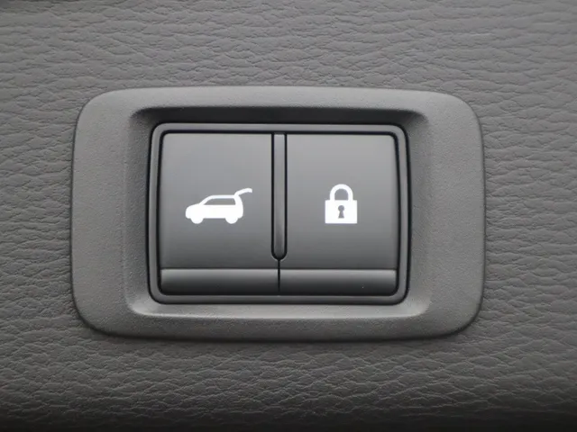 Mitsubishi Outlander 2.4 PHEV Instyle Trekhaak | Panodak | Adaptive Cruise | All Seas