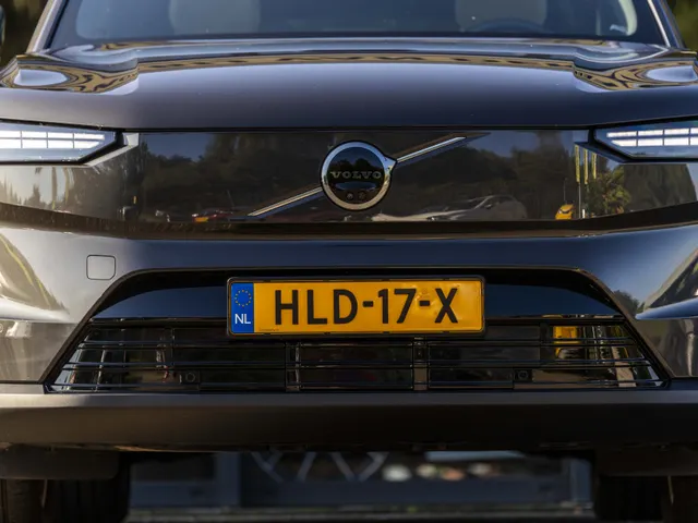 Volvo EX90 Single Motor Core 7p. 104 kWh | Panoramadak | Nieuwstaat | SOH 95% |