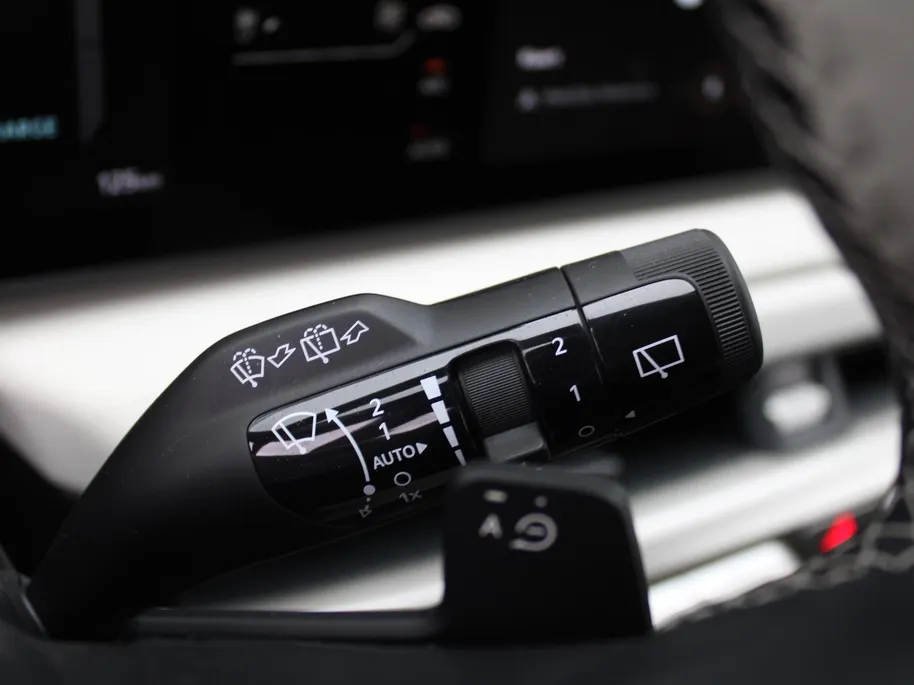 Kia EV4 GT-PlusLine 81.4 kWh | Schuifdak | Stuur-/stoelverwarming + ventilatie | Camera rondom | Elek. stoelverstelling | Leer | HUD | LED | 19' LM |