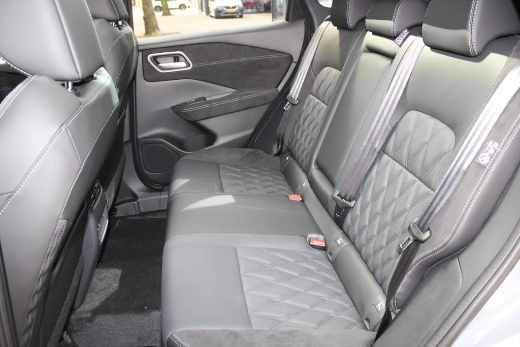 Nissan QASHQAI 1.3 MHEV Xtronic Tekna Plus | 1800KG TREKGEWICHT | €5.000,- VOORRAAD KORTING! | FULL OPTION |