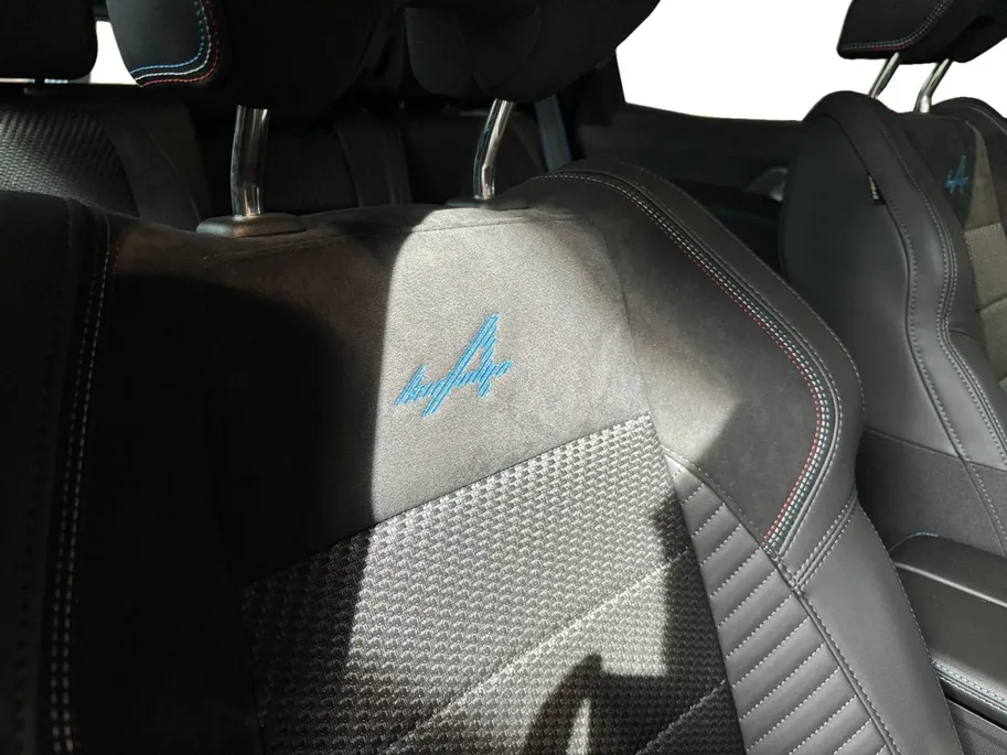Renault Espace E-Tech full hybrid 200 esprit Alpine 7p. | Nu uit voorraad leverbaar met € 8.200,- Zeeuw & Zeeuw voorraadkorting en 5 jaar Gratis fabrieksgarantie !