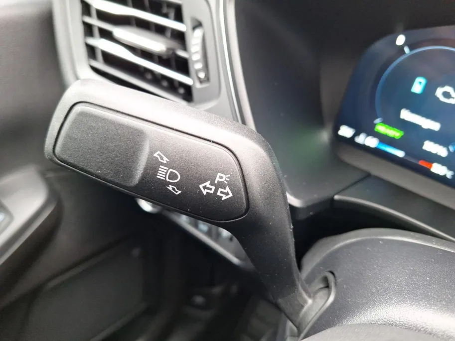 Ford Kuga 2.5 PHEV Titanium | El. Trekhaak | Camera | Navigatie | Climate Control | Draadloze Apple Carplay&Android Auto | 17' Lichtmetaal | Parkeersensoren |