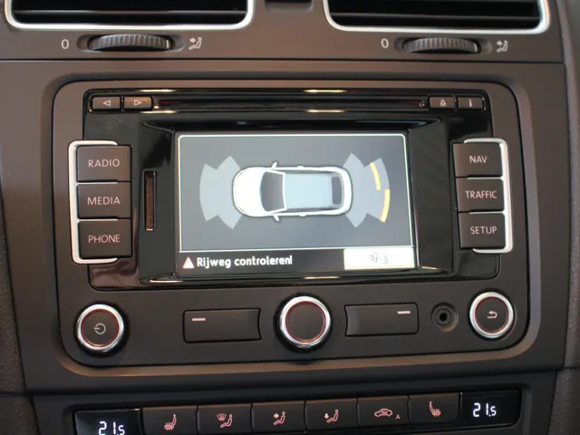 Volkswagen Golf Cabriolet 1.4 TSI Automaat Navigatie | PDC | 17' Velgen | Cruise Control | Stoelverwarming
