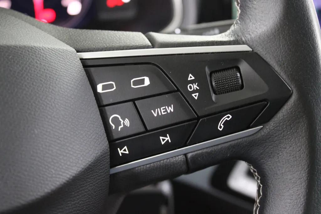 SEAT Ibiza 1.0 EcoTSI Style Business Intense / Stoelverwarming / Beats audio / Parkeersensoren voor + achter /