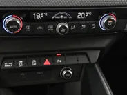 Audi A1 Sportback 30 TFSI 110pk S Edition · Camera · Apple/Android Car Play · Keyless · P-Sensoren · Getint Glas · Afgevlakt Stuurwiel · 17'' Inch ·