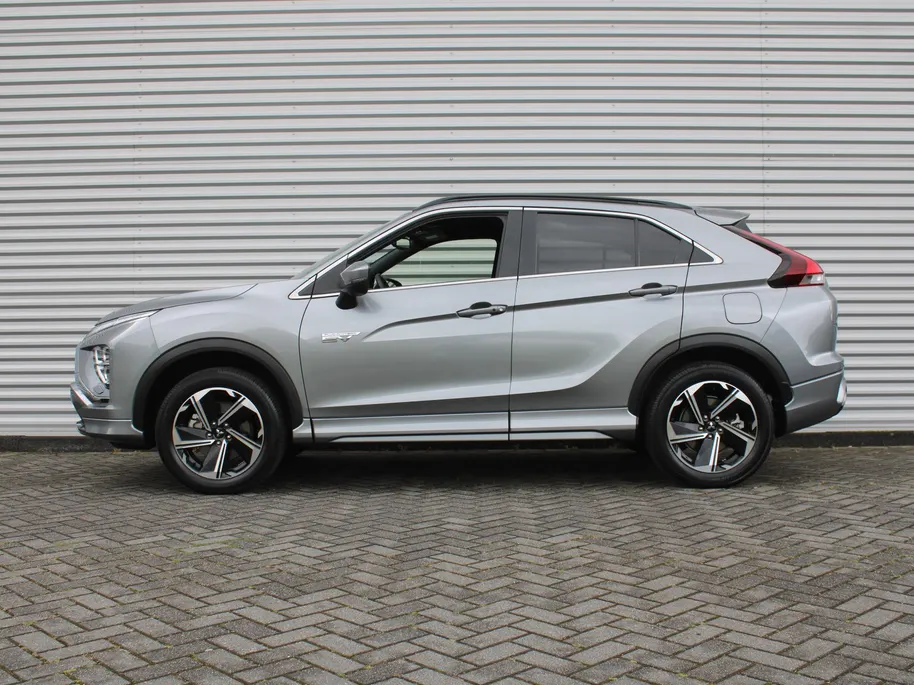 Mitsubishi Eclipse Cross 2.4 PHEV Executive | Trekhaak | 18' LM | 360 Camera | Navi | Cruise adapt. | Elek. stoelverstelling | Leer/Alcantara | Stuur-/stoelverwarming | LED |