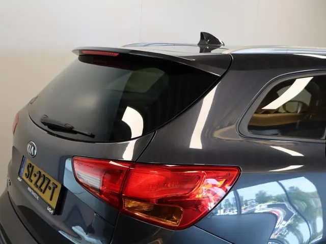Kia cee'd Sportswagon 1.0 T-GDi Design Edition 4 seizoensbanden
