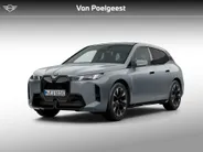 BMW iX xDrive45 101 kWh