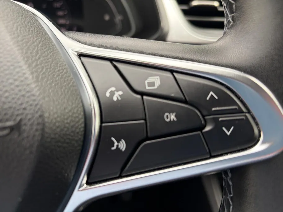 Renault Captur 1.0 TCe 90 techno Zeer lage kilometerstand  , Apple Carplay/Android Auto , navi , cruise , camera , lm velgen , parkeersensor , tel , usb .