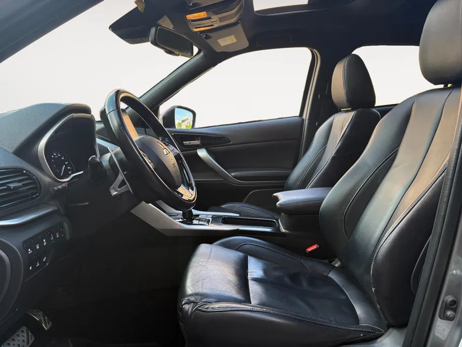 Mitsubishi Eclipse Cross 2.4 PHEV Instyle Trekhaak | Stoel verwarming | Achteruitrijcamera | Leder | Cruise control