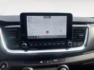 Kia Stonic 1.0 T-GDi MHEV DynamicPlusLine 100 PK | Dealer onderhouden | Trekhaak | All seasonbanden | Fabrieksgarantie t/m 4-4-2030 + 3x 1 jaar* | NAP