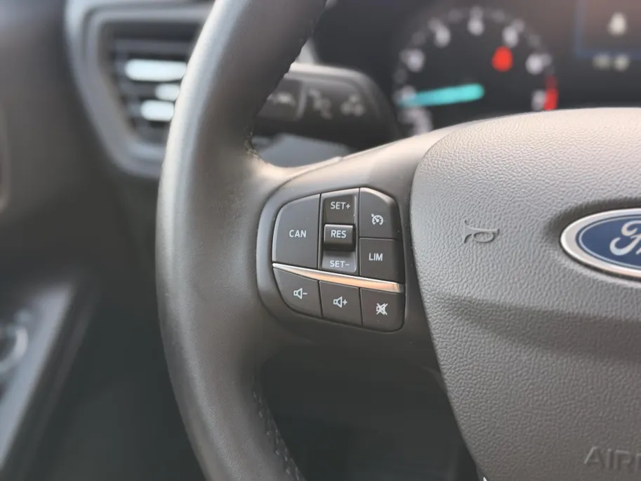 Ford Focus Wagon 1.0 EcoBoost Hybrid Titanium TREKHAAK I  DRIVER ASSISTANCE PACK I WINTER PACK I APPLE CARPLAY / ANDROID AUTO I