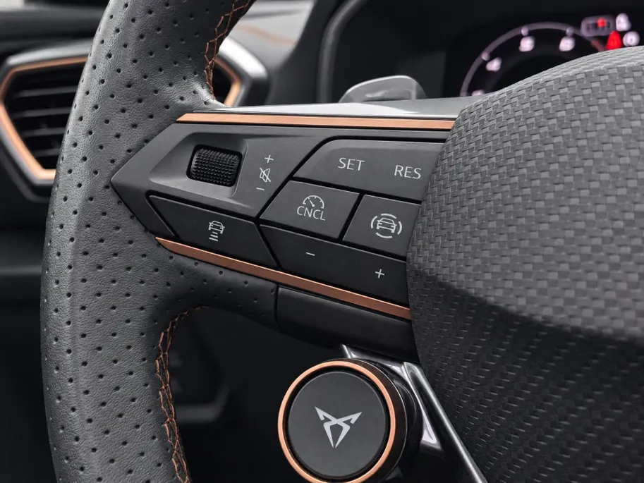 CUPRA Formentor 1.5 TSI e-Hybrid VZ 272pk DSG Performance · 360 Camera · Panoramadak · Wegklapbare Trekhaak · Elek. Voorstoel · 19'' Inch · Garantie t/m 16-03-2031 of 150.000km