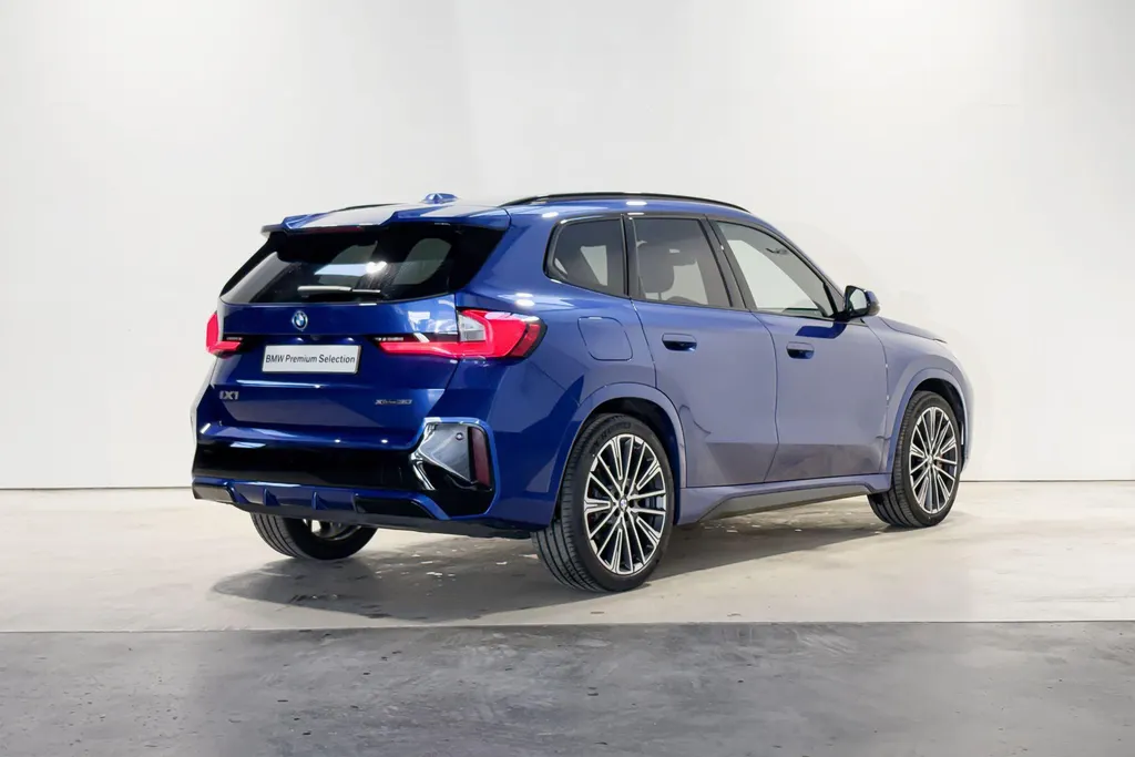 BMW iX1 xDrive30 67 kWh M Sport Edition