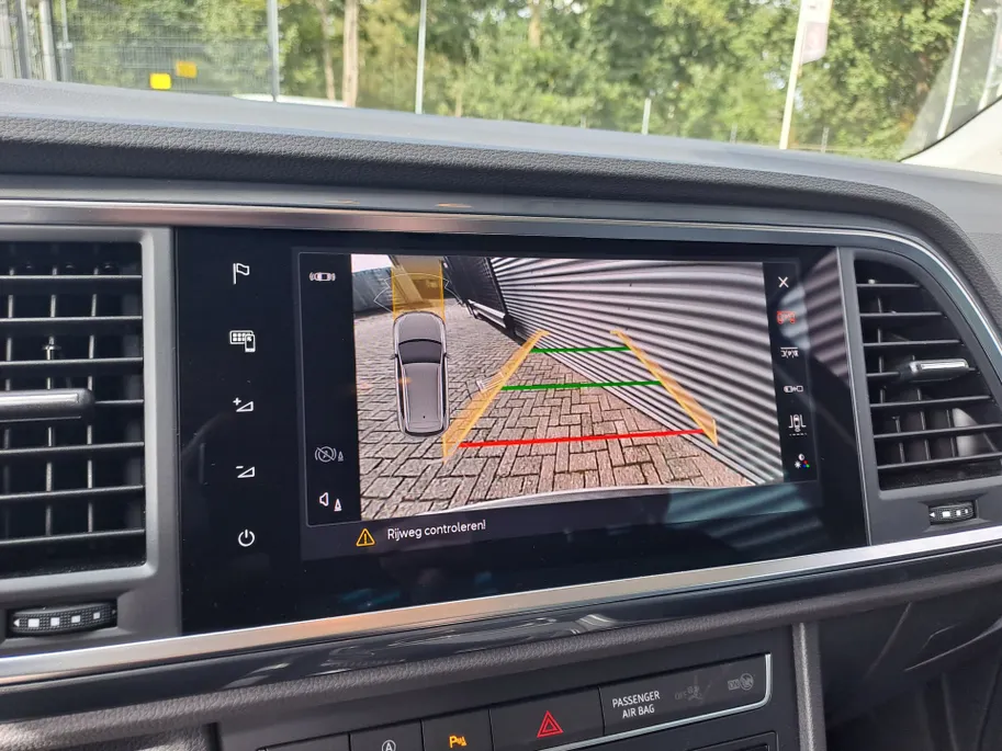 SEAT Ateca 1.5 TSI Style Business Intense | Keyless start | ECC | Navigatie | Camera | Cruise control adaptief | Apple Carplay/Android Auto | 17'' LM