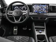 Volkswagen Tiguan 1.5eTSI/150PK R-Line Blackstyle DSG · Panoramadak · Trekhaak · Apple/Android Car Play · Camera · Garantie t/m 30-09-2030 of 100000km.