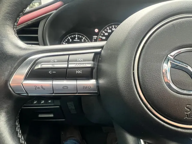 Mazda 3 2.0 e-SkyActiv-X M Hybrid 186 Luxury AUTOMAAT | SUNROOF | AERO PACK | LEDER | Bose AUDIO | APPLE CARPLAY/ANDROID AUTO | A.CAMERA | NED. AUTO |