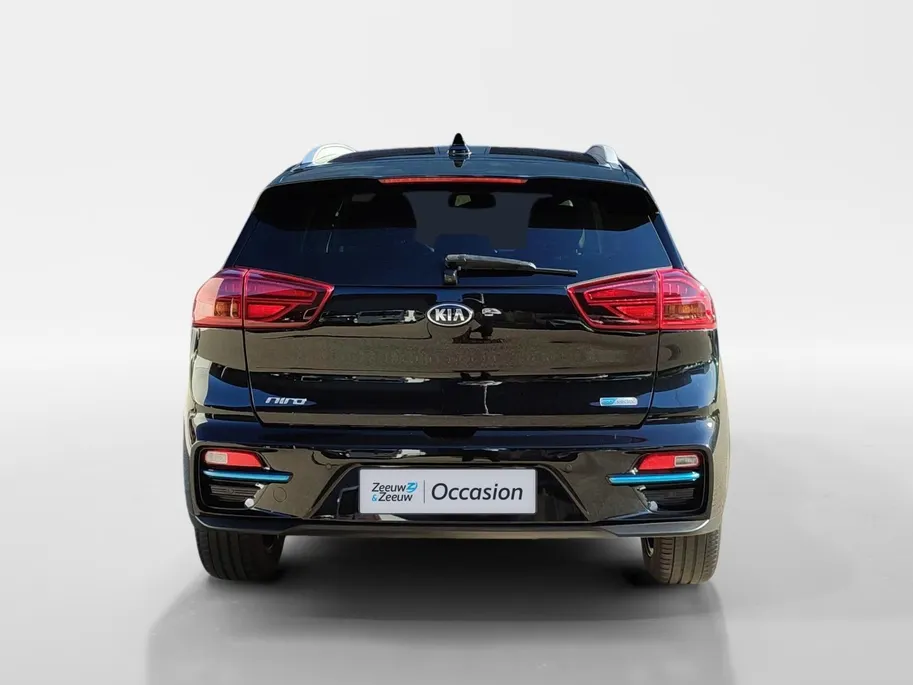 Kia e-Niro DynamicPlusLine 64 kWh | Warmtepomp! | Apple Carplay / Android Auto | Navigatiesyteem | Elektrisch Verstelbare Voorstoelen | Bestuurdersstoel + Geheugen | Stoelverwarming + Stoelkoeling | Stuurverwarming | Elektrisch Schuif / Kanteldak | Licht + Regensens