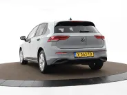 Volkswagen Golf 1.0 eTSI 110pk DSG Life · Camera · Apple/Android Car Play · Navigatie · P-Sensoren · Sfeerverlichting · 16'' Inch · Garantie t/m 06-02-2028 of 100.000km