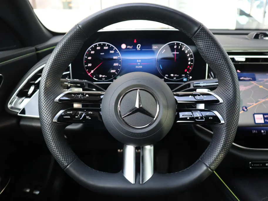 Mercedes-Benz E-Klasse 300 e AMG Line