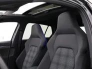 Volkswagen Golf 1.4 245pk DSG eHybrid GTE · Panoramadak · Camera · Apple/Android Car Play · Stoelverwarming · Navigatie · P-Sensoren · Park Assist · 19'' Inch ·