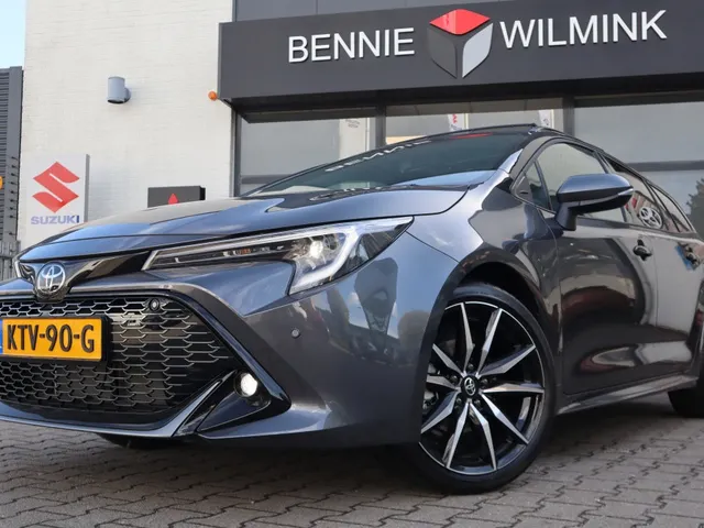 Toyota Corolla Touring Sports Hybrid 140 GR Sport | Schuif/Kantel Dak | Headup Display | Apple/Android Auto |