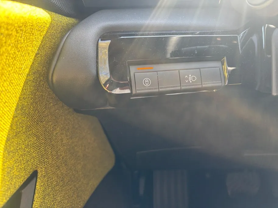 Renault 5 comfort range iconic cinq 52 kWh AUTOMAAT NAVI AIRCO CAMERA ADAPTIEVE CRUISE CONTROLE STOELVERWARMING STUURVERWARMING APPLECARPLAY ANDROID AUTO !!!LET OP DEMO VRAAG NAAR DE KMSTAND!!!