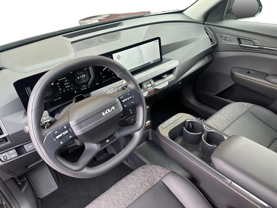 Kia EV5 Plus 81.4 kWh | 3000,- INRUILVOORDEEL | nieuw te bestellen | Geventileerde Stoelen | Stoel/Stuurverwarming |