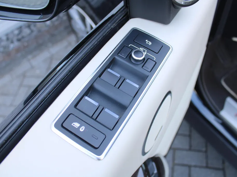 Land Rover Range Rover 4.4 SDV8 Autobiography | Uniek 4.4 V8 | Nieuwstaat | Elek. trekhaak | Luchtvering | Stuur-/voorruit-/stoelverwarming + ventilatie | Massage-/geheugenstoelen | Leer | Schuifdak | 360 Camera | 21' LM |