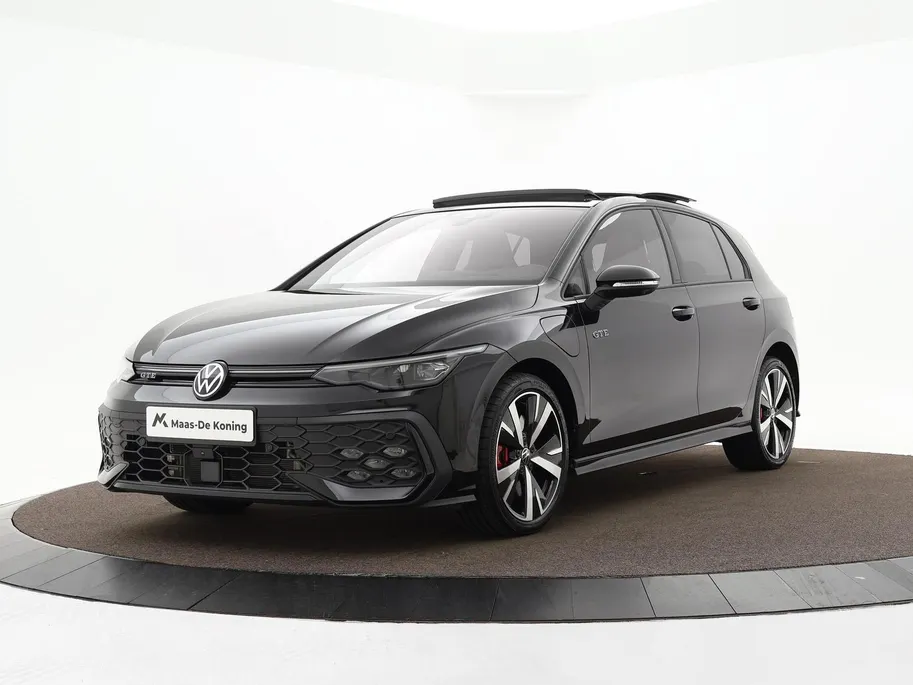 Volkswagen Golf 1.5 272pk DSG eHybrid GTE · Panoramadak · 360 Camera · Apple/Android Car Play · Stoel-& Stuurwiel Verwarming · 18'' Inch · Garantie t/m 25-06-2030 of 100.000km