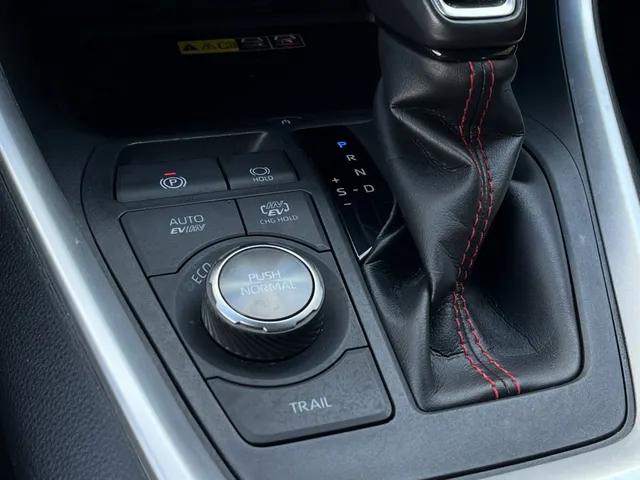 Toyota RAV4 2.5 Plug-in Style Bi-Tone | 360 Camera | Trekhaak 1500KG trekgewicht