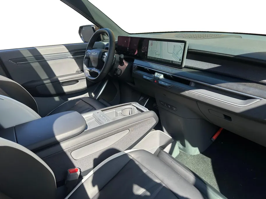 Kia EV9 GT-line AWD 99,8 kwh 7 zits | 385 PK | Geventileerde/verwarmde stoelen | Wireless Carplay & Android auto | 2.500 kg trekgewicht | Meridian | Fabrieksgarantie t/m 19-6-2033 +3x 1 jaar*  | NAP