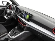 SEAT Arona 1.0 EcoTSI 115pk DSG FR Business Connect · Apple/Android Car Play · Cruise Control · Clima · Parkeersensoren · LED Koplampen · 17'Velgen ·