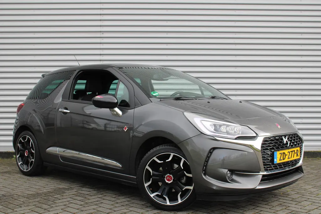DS DS 3 1.2 PureTech Performance Line | Automaat | Navi | Trekhaak | Clima | 17' LM Velgen | Camera |