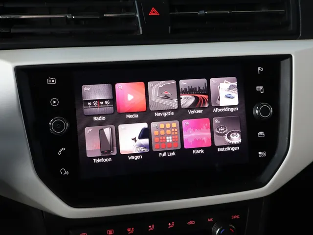 SEAT Arona 1.0 TSI Xcellence Business Intense | Stoelverwarming | Camera