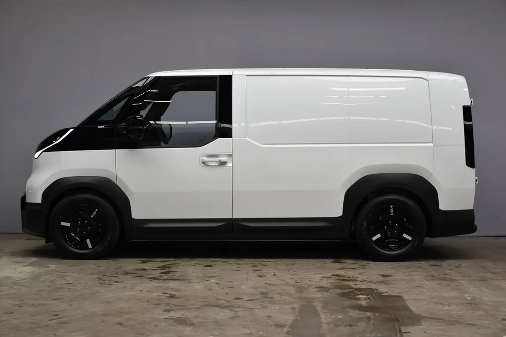 Kia PV5 Cargo 71,2 kWh 163pk L2H1 ELITE NIEUW - SNEL LEVERBAAR