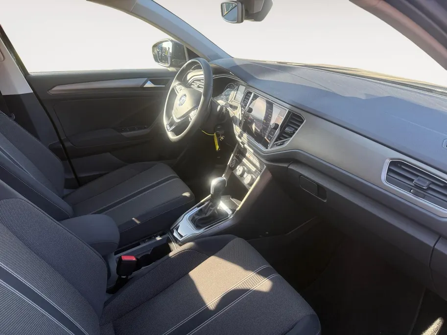 Volkswagen T-Roc 1.5 TSI Sport | Automaat | Apple Carplay/Android Auto | Trekhaak | Navigatie | Climate Control | Cruise Control | DAB | Goed Onderhouden