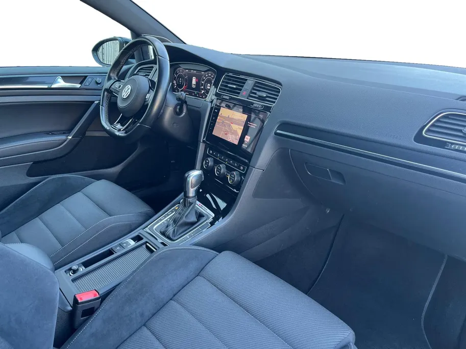 Volkswagen Golf 2.0 TSI 4Motion R | Carplay | Stoelverwarming | Parkeercamera | Climate Control